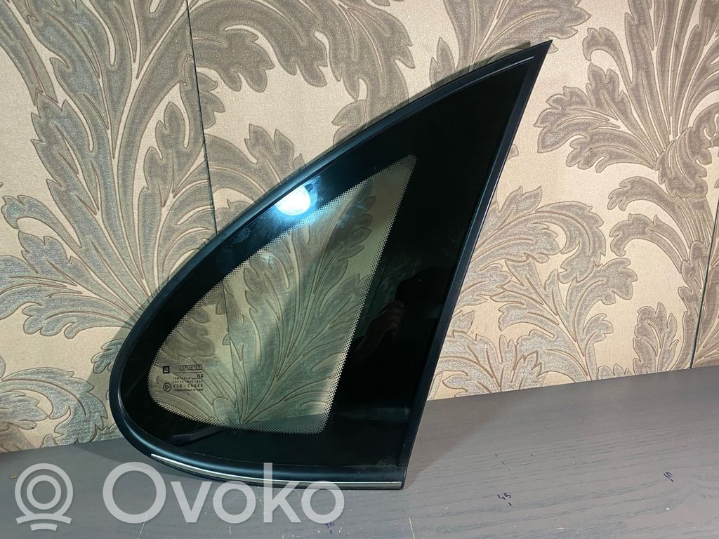 Opel Vectra B Szyba karoseryjna tylna 