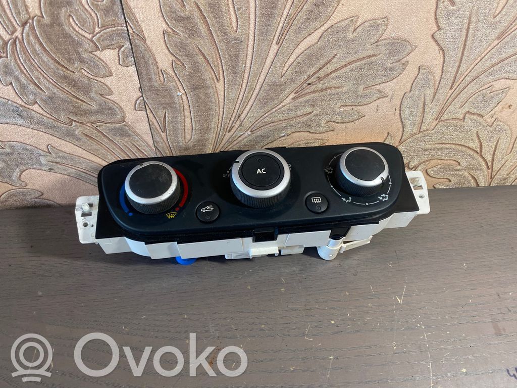 Renault Megane III Climate control unit 
