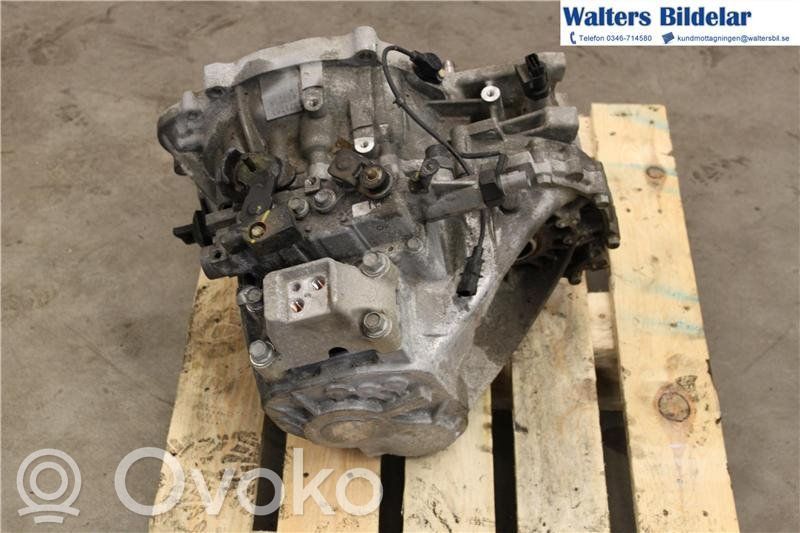Manual 5 speed gearbox   437218,S71767