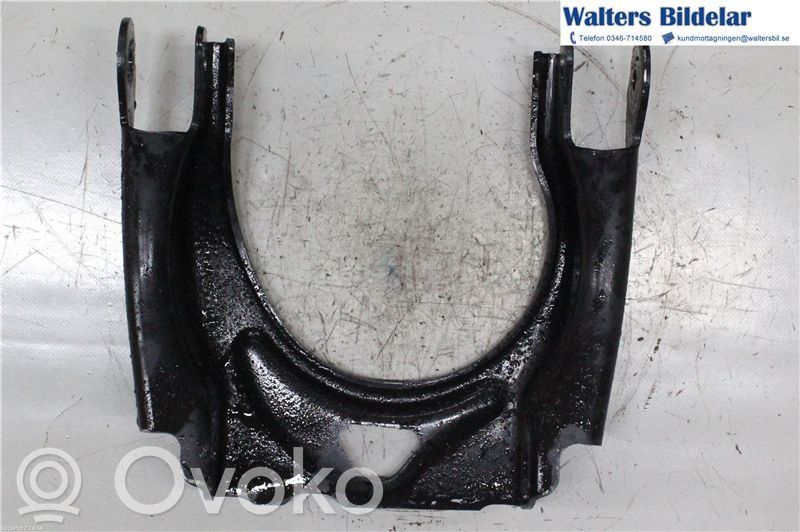 Brazo de suspensión/horquilla superior delantera   3521J8