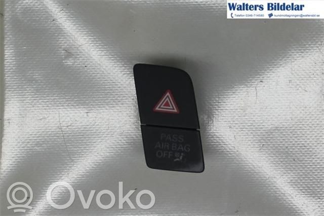 Audi Q3 8U Botón interruptor de luz de peligro 