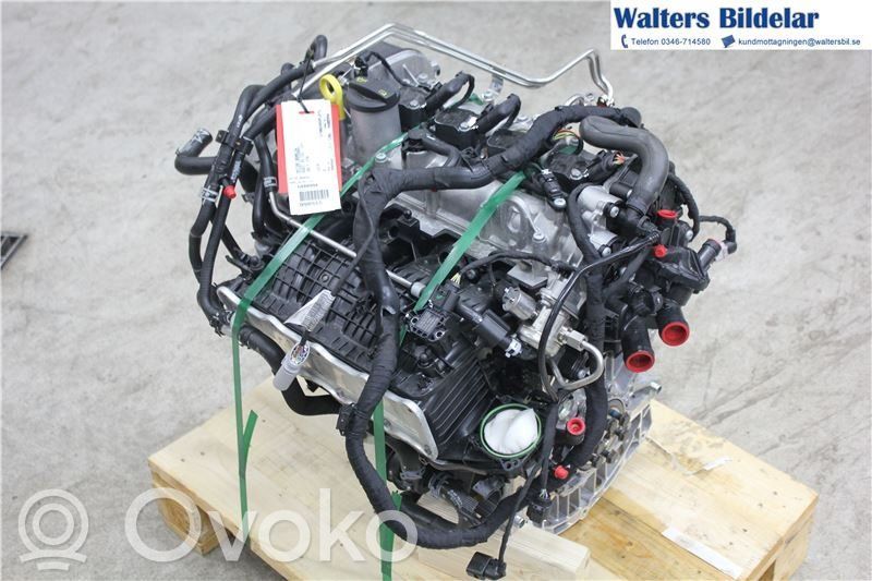 Engine   04E100033R,CZCA