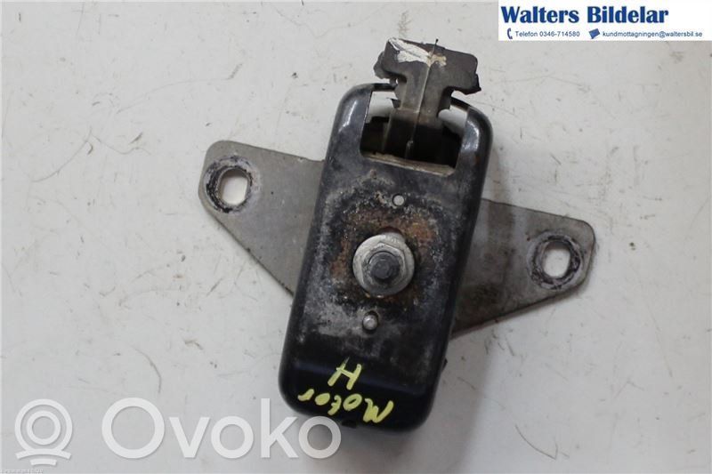 Volkswagen Amarok Engine mounting bracket 