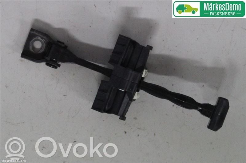 Skoda Karoq Etuoven pidätin 