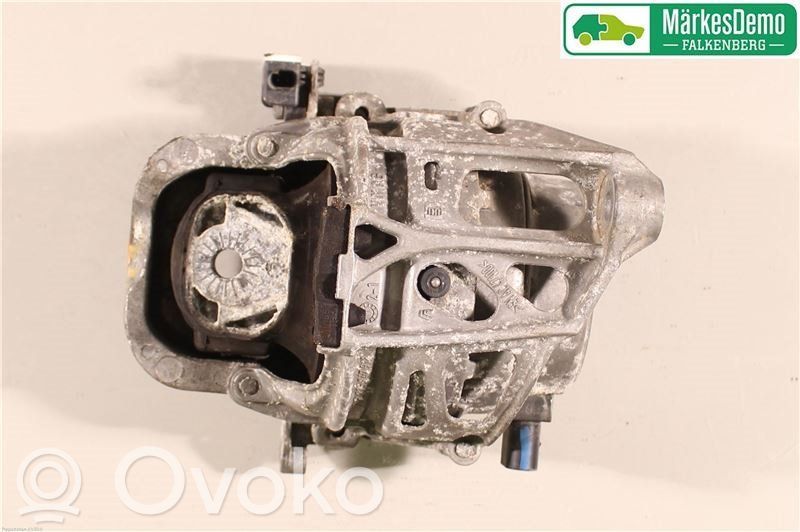 Audi Q7 4M Engine mounting bracket 