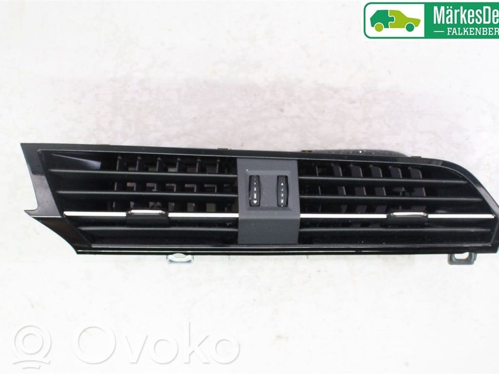 Audi Q3 F3 Dysze / Kratki środkowego nawiewu deski rozdzielczej 