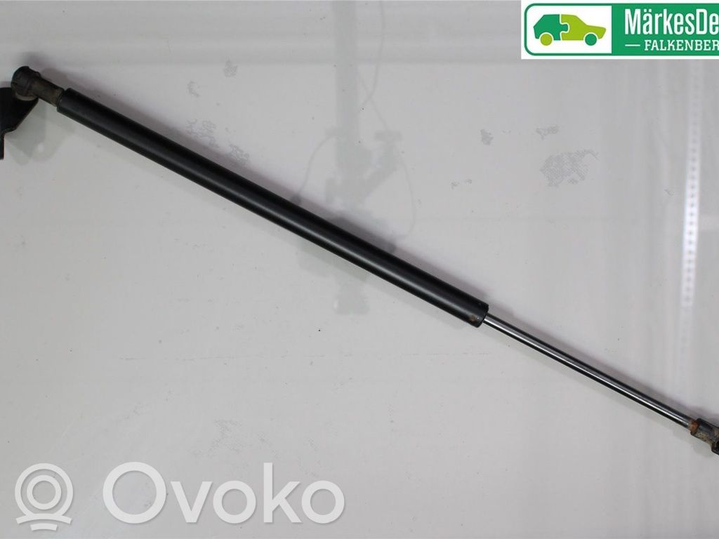 Mazda CX-3 Tailgate strut 