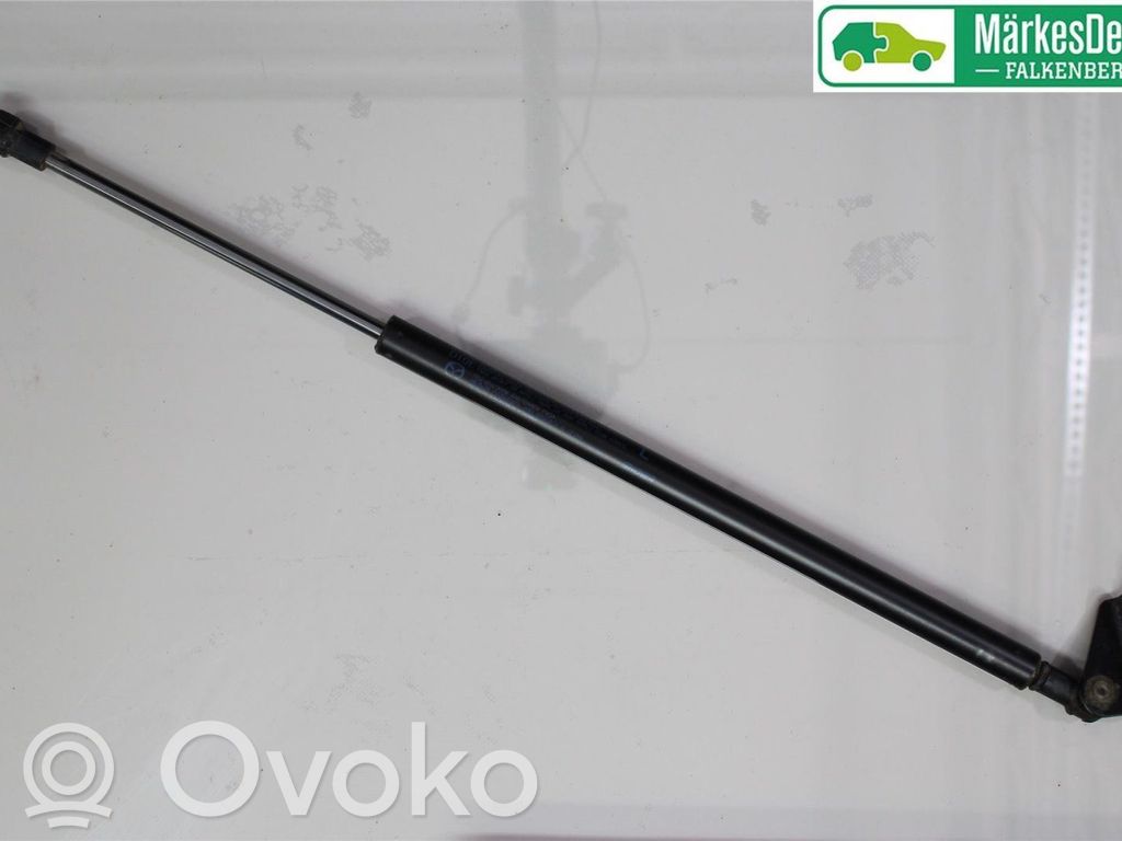 Mazda CX-3 Tailgate strut 