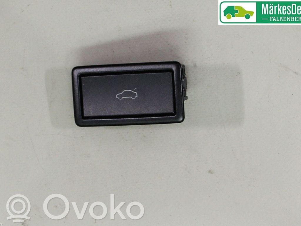 Volkswagen Tiguan Interruttore a pulsante apertura portellone posteriore/bagagliaio 