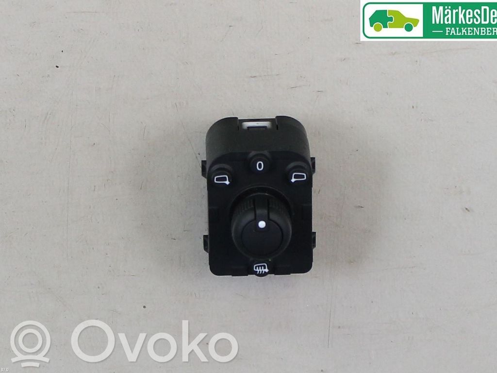 Audi A3 8Y Wing mirror switch 