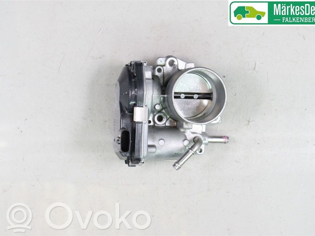 Toyota Yaris XP210 Дроссельная заслонка 