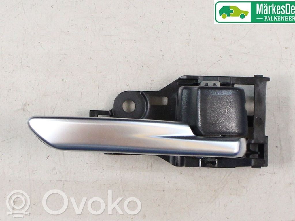 Toyota RAV 4 (XA50) Manecilla interna puerta delantera 