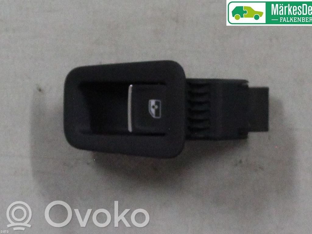 Volkswagen Golf VIII Przyciski szyb 