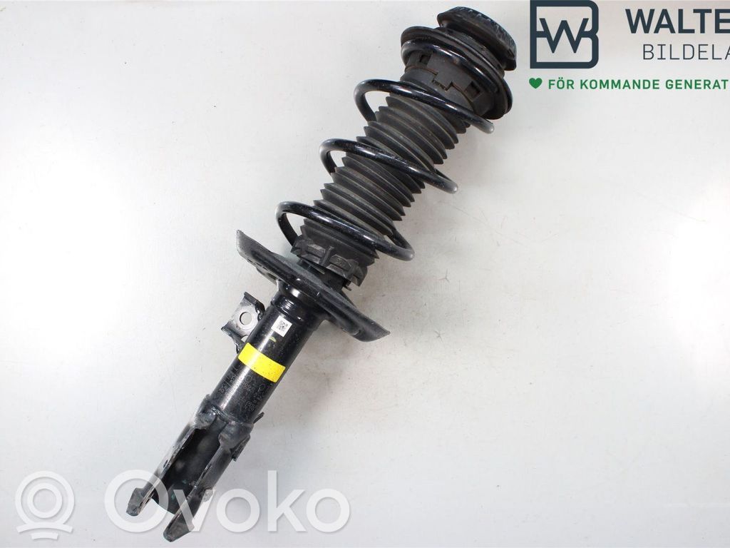 Toyota Yaris XP210 Ammortizzatore anteriore con molla elicoidale