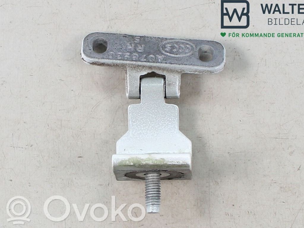 Audi Q3 8U Tailgate/trunk/boot hinge 