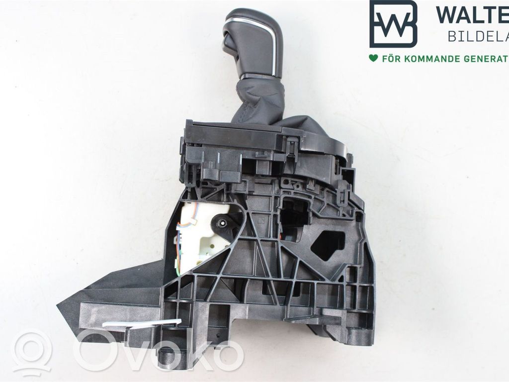 Toyota Yaris XP210 Selector caja de cambios 
