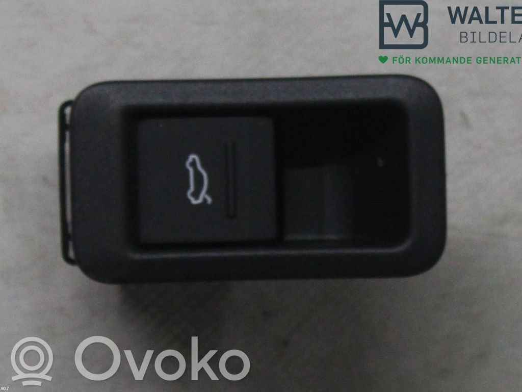 Audi Q3 F3 Przycisk otwierania klapy bagażnika 