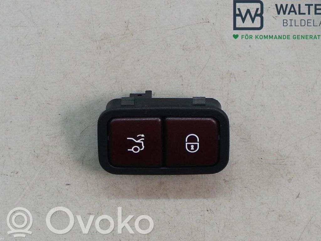 Mercedes-Benz C W205 Botón interruptor de maletero abierto 