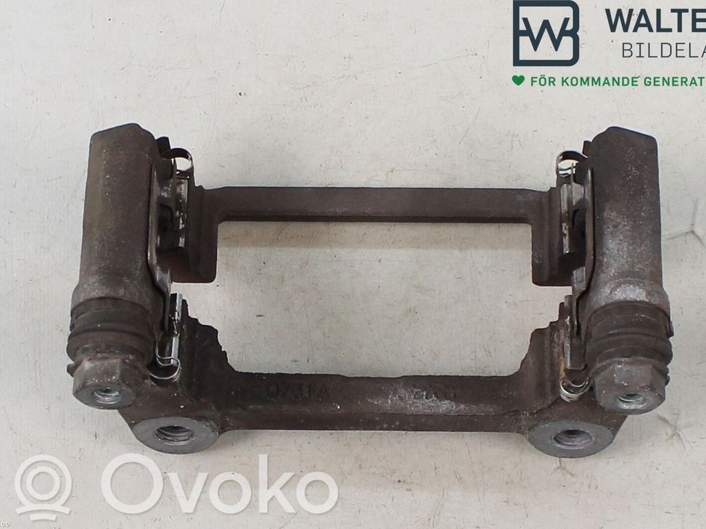 Audi A4 S4 B9 8W Mocowanie przedniego zacisku hamulca 