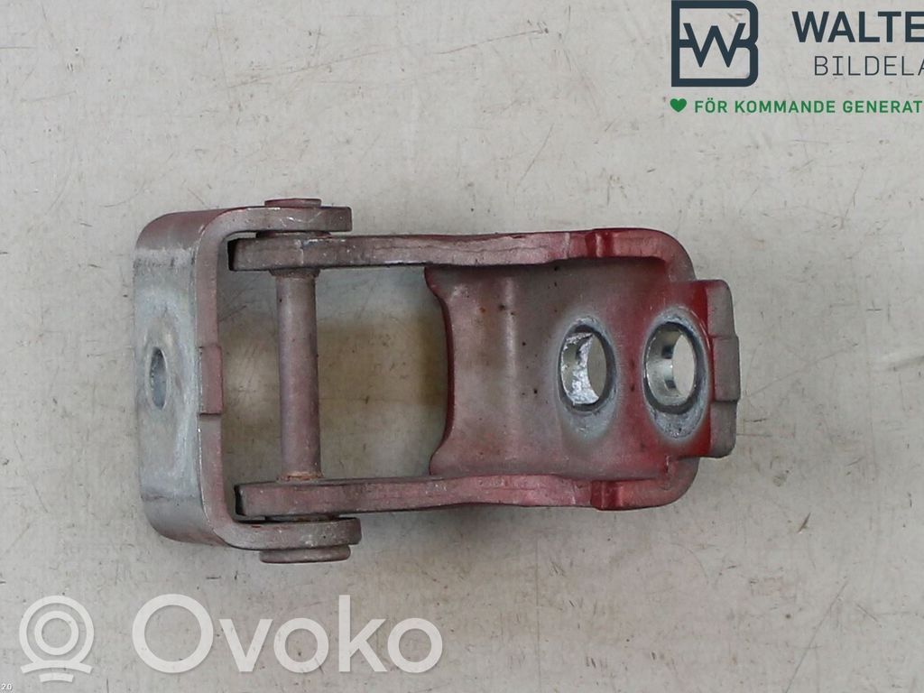 Renault Megane III Front door lower hinge 