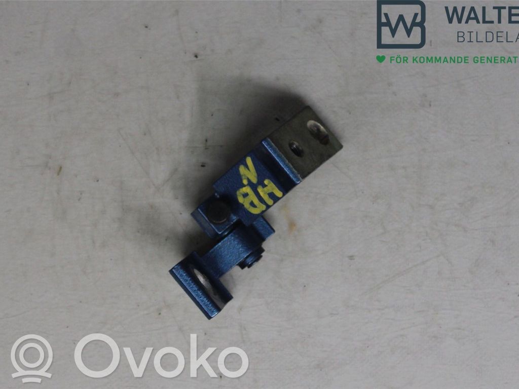 Volkswagen Golf VII Cerniera inferiore della portiera posteriore