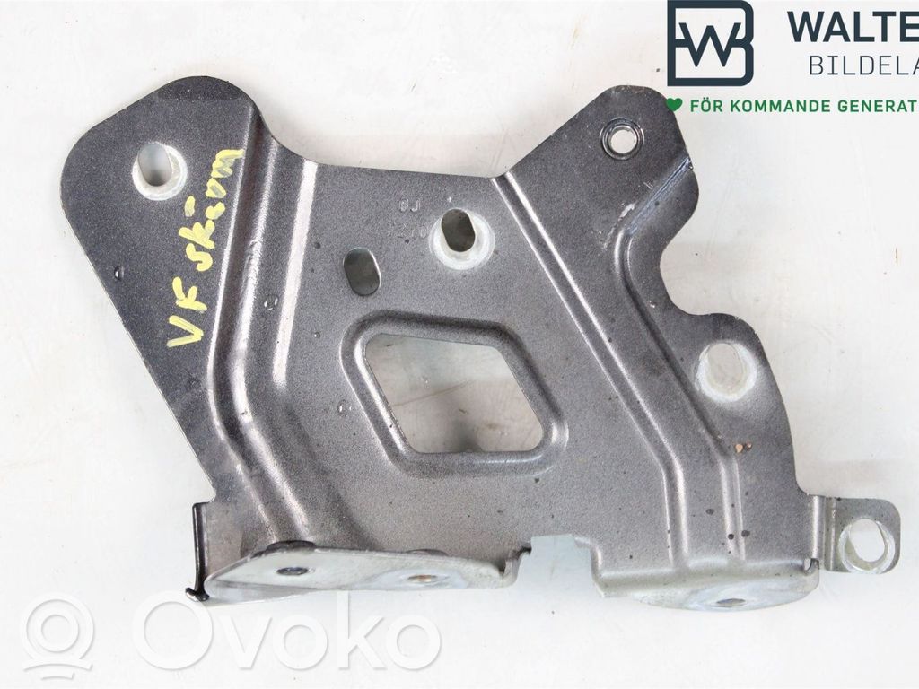Opel Combo D Lokasuojan kannake 