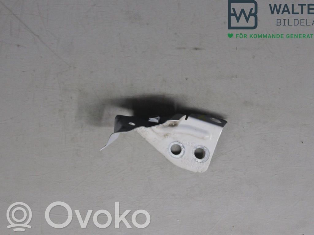 Audi A1 Fender mounting bracket 