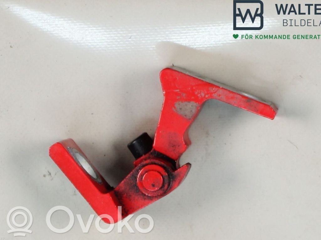 Volkswagen Polo V 6R Cerniera inferiore della portiera anteriore 