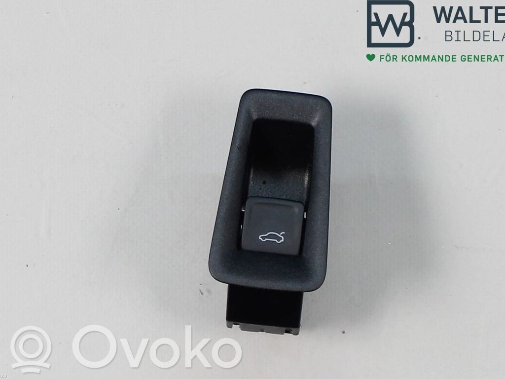Przycisk otwierania klapy bagażnika   3G0959831AWHS,3G0959831A,3G0959831A
