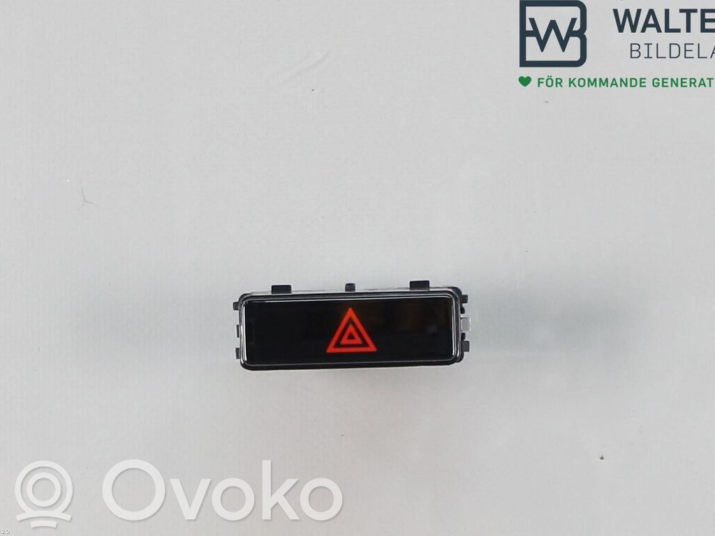Volkswagen PASSAT B8 Comutator lumini pericol 