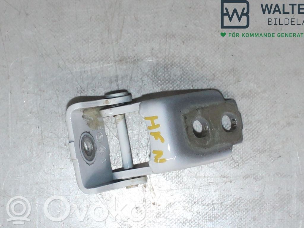 Renault Clio IV Front door lower hinge 