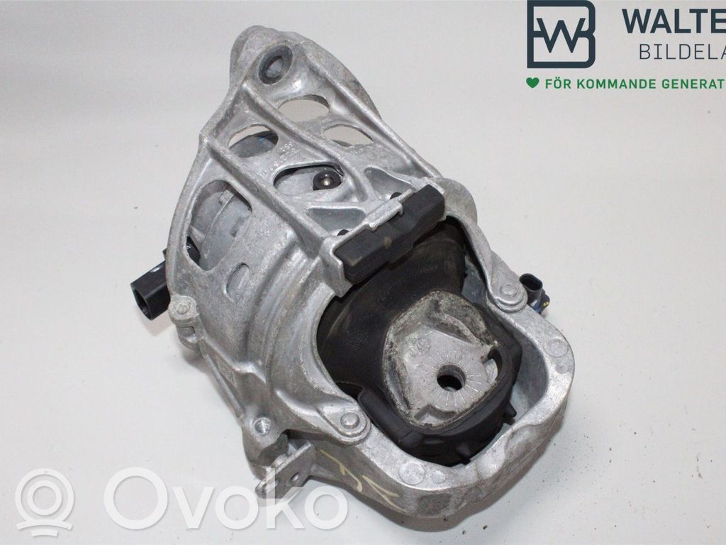 Audi Q7 4M Engine mounting bracket 