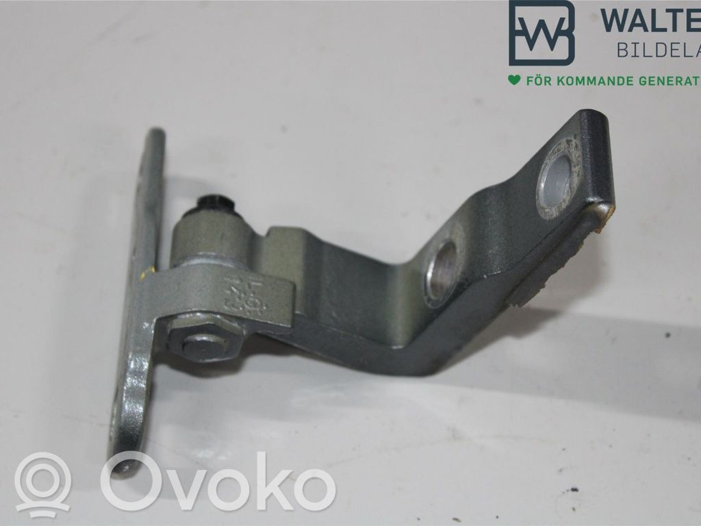 Volvo XC90 Front door upper hinge 