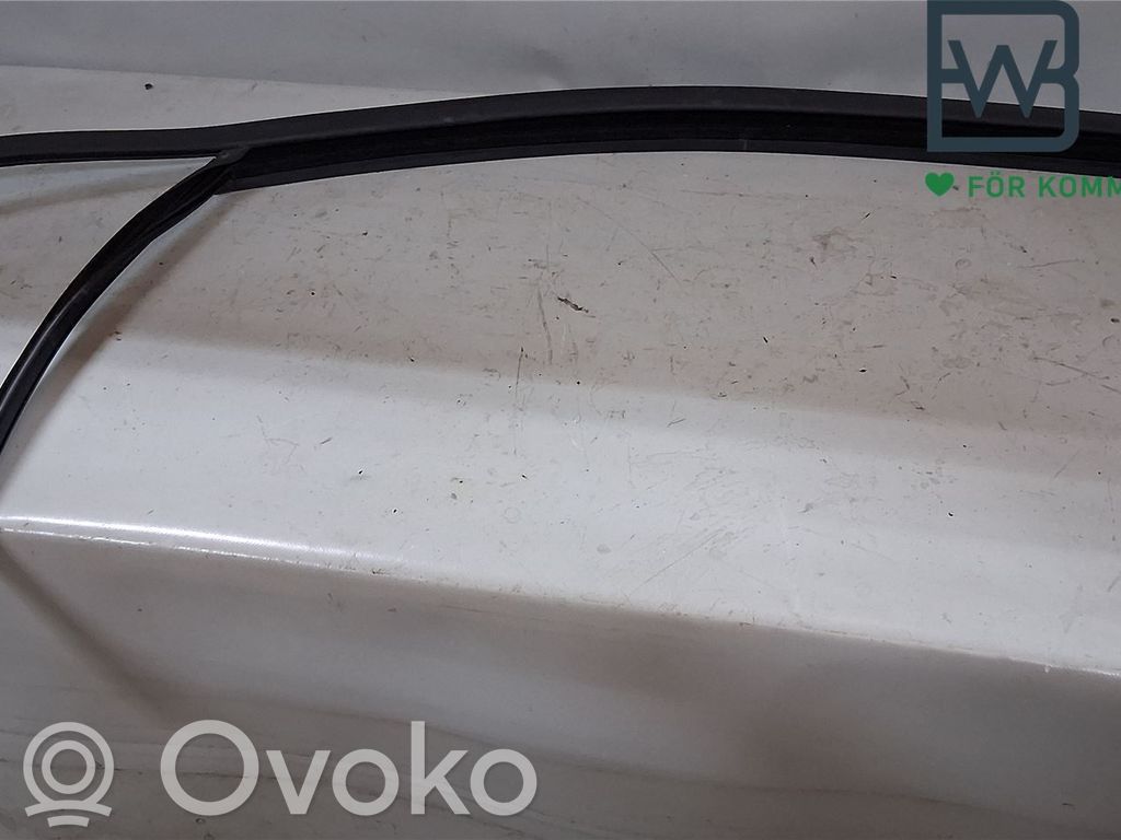 Volkswagen Tiguan Etuoven tuulilasin kisko 