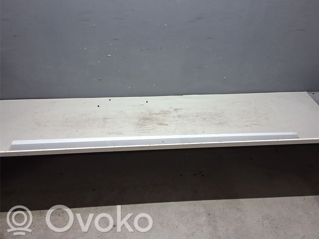 Audi A1 Slenkstis 