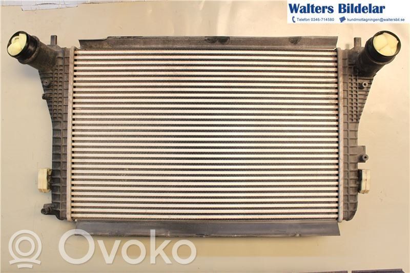 Volkswagen PASSAT B7 Radiatore intercooler 
