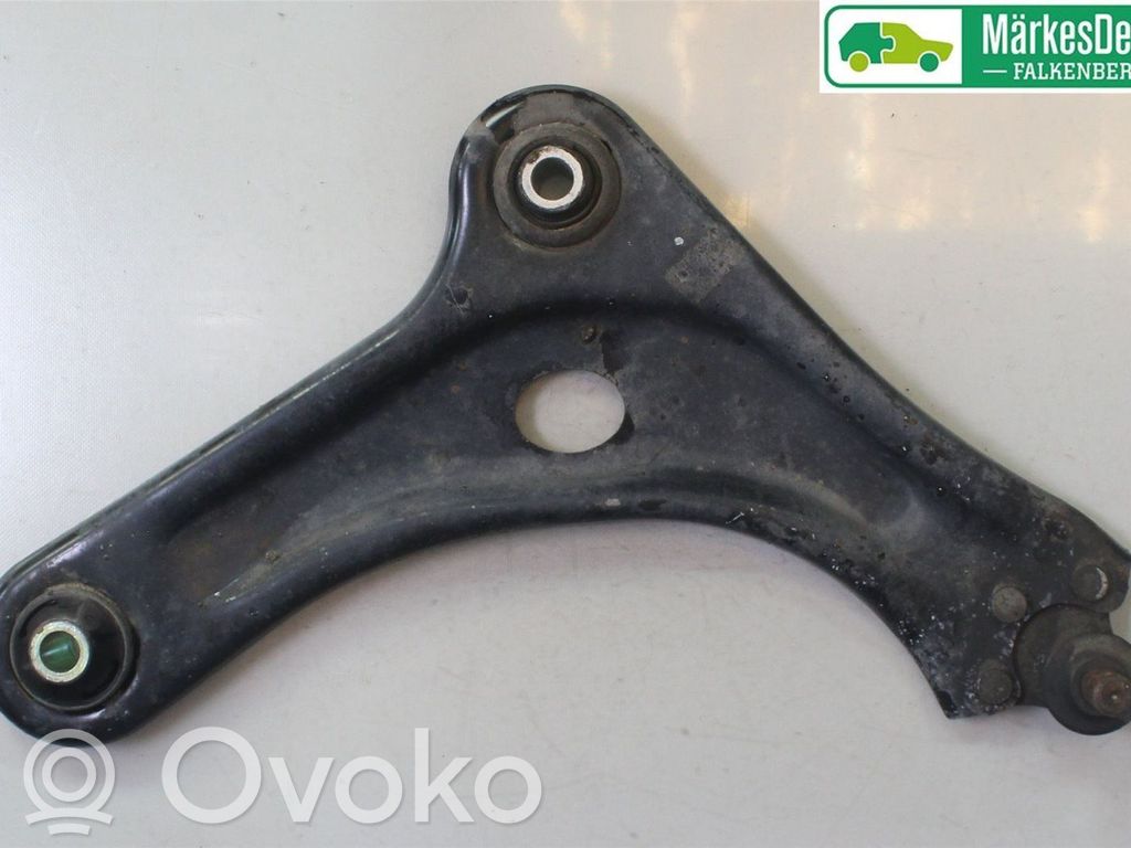 Peugeot 208 I Braccio di controllo sospensione anteriore inferiore/braccio oscillante
