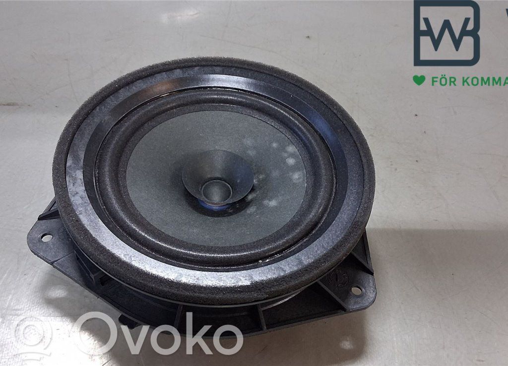 Altavoz de la puerta trasera   11010704