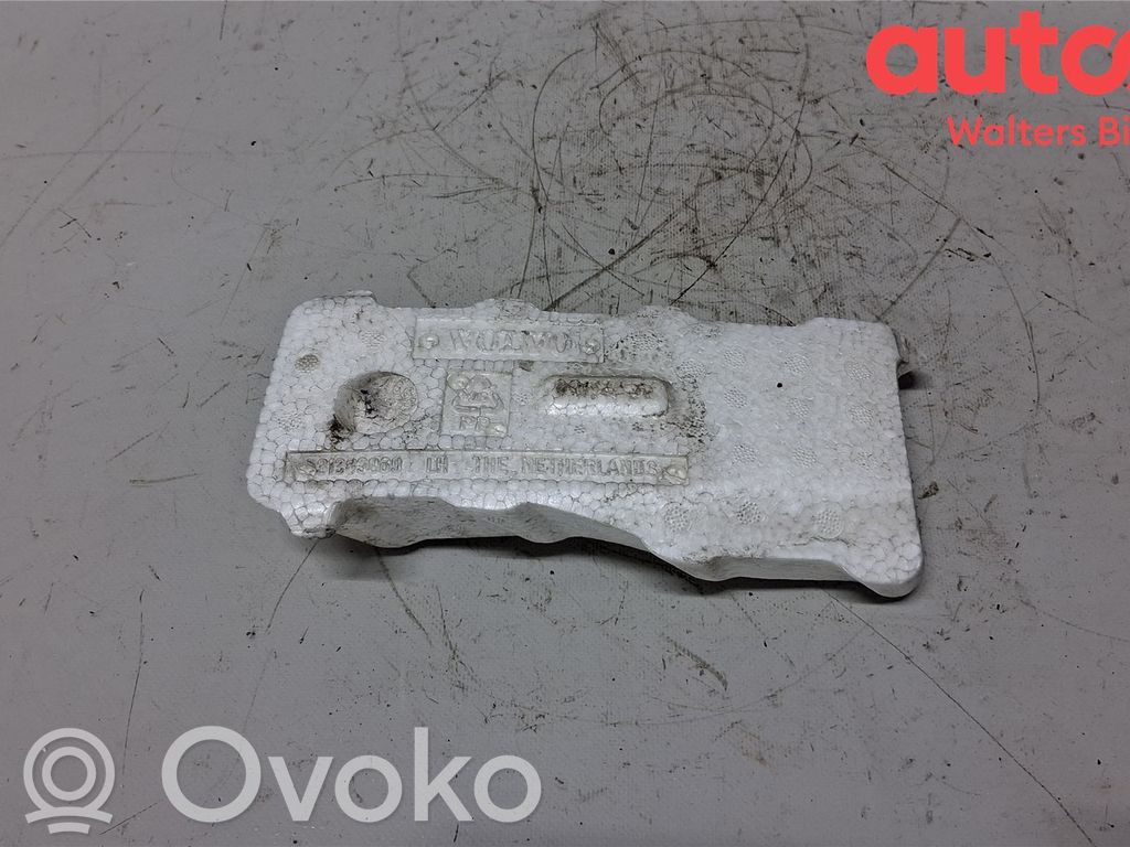 Volvo V40 Путопласт бампера 