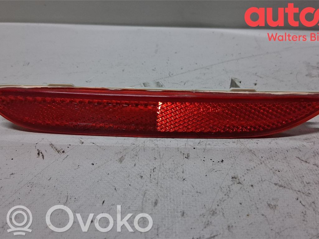 Nissan Qashqai Reflector spate 