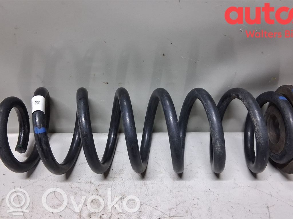 Audi Q3 F3 Sprężyna tylna 