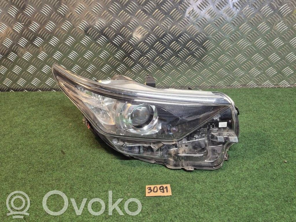 Toyota Auris E180 Scheinwerfer 