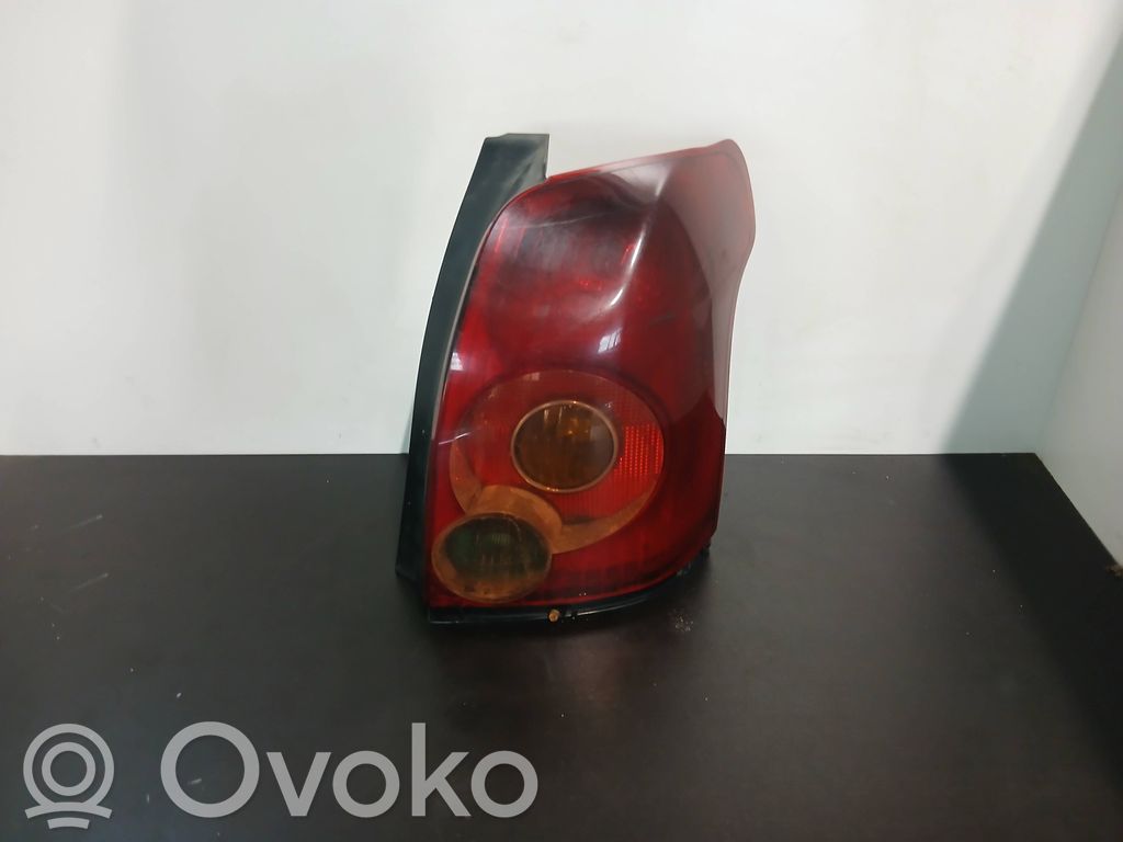 Toyota Avensis T250 Lampa tylna 