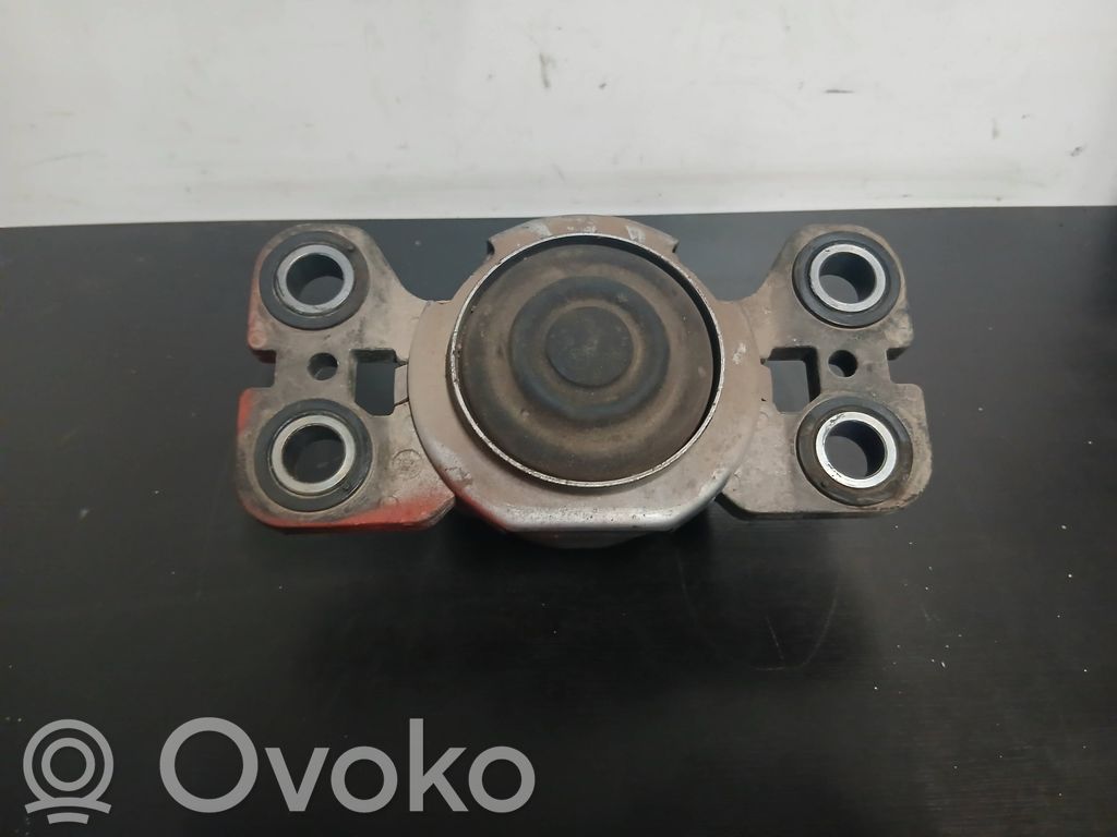 Engine mount bracket   HL8090M03