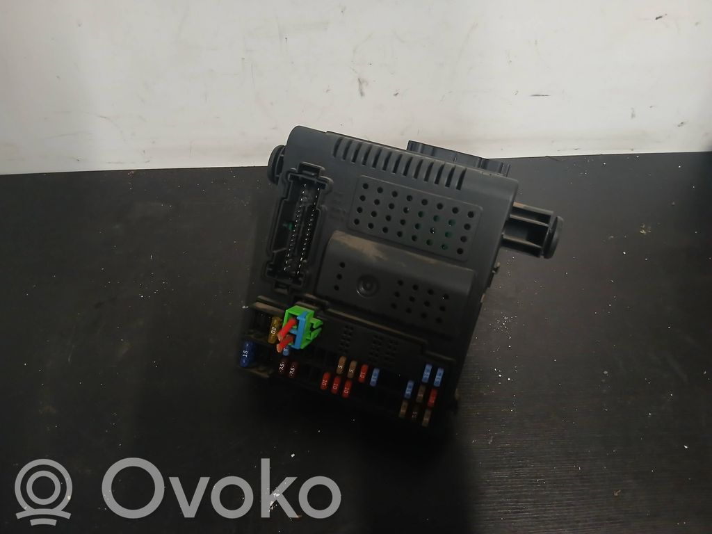 Volvo S60 Fuse module 