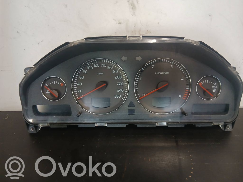 Volvo XC90 Speedometer (instrument cluster) 
