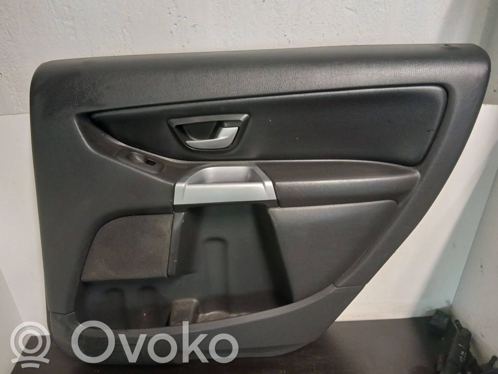 Volvo XC90 Apmušimas galinių durų (obšifke) 