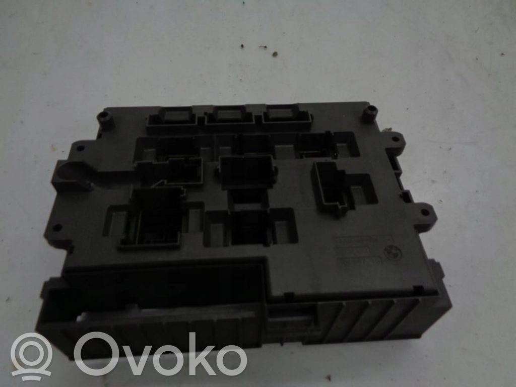 BMW 5 G30 G31 G38 Saugiklių blokas 