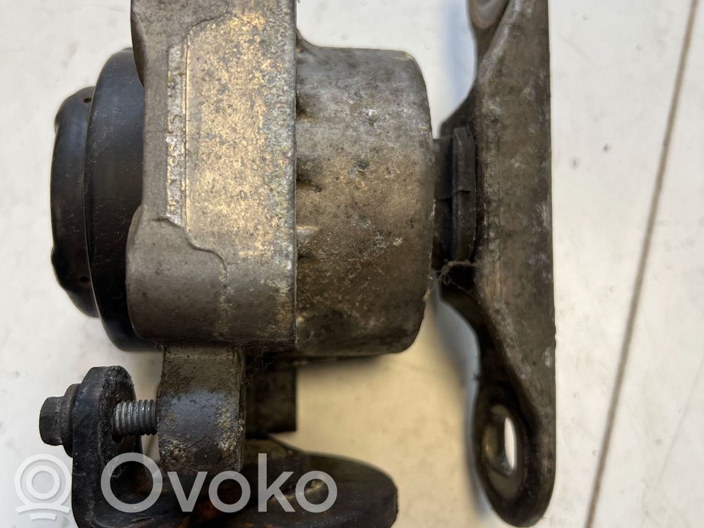 Ford Mondeo Mk III Engine mount bracket 