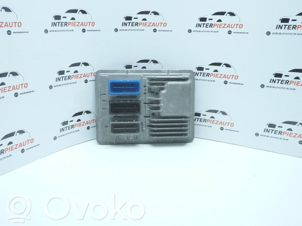 Opel Astra J Dzinēja vadības bloks 